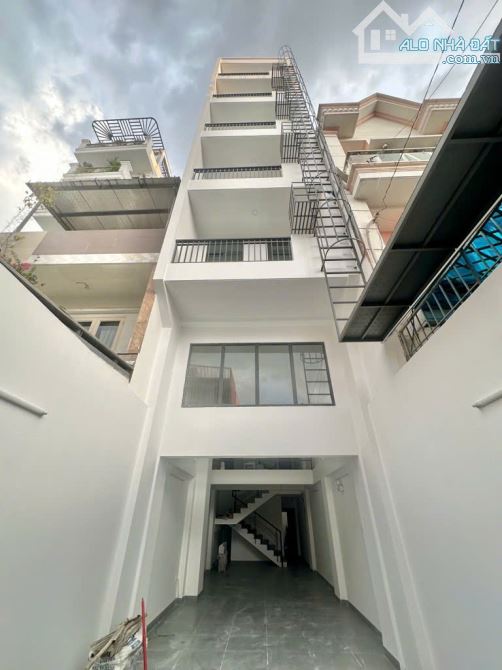 TOÀ CHDV GẦN LÊ VĂN THỌ - 7 TẦNG THANG MÁY - 14PN - THU 65TR/TH - GIÁ NHỈNH 18 TỶ