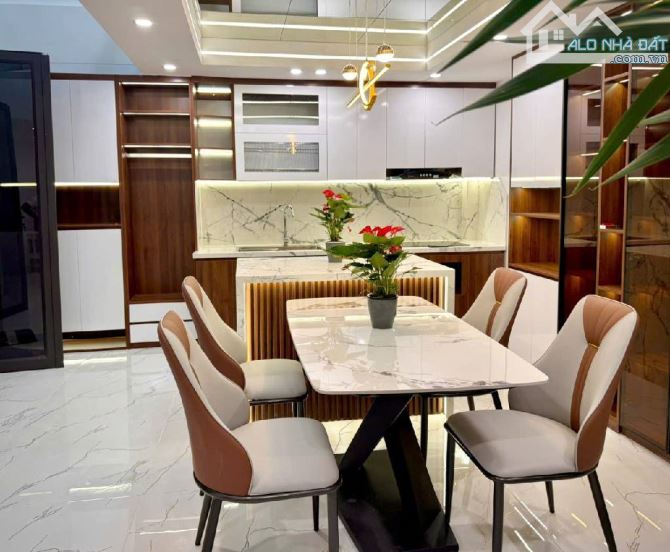 TRƯỜNG CHINH-THANH XUÂN- ĐỐNG ĐA -THANG MÁY - FULL NỘI THẤT