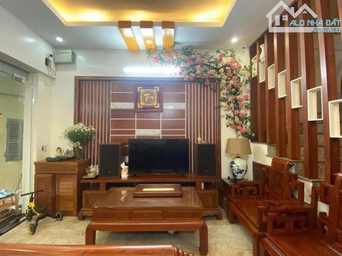 🎉💥SIÊU PHẨM CẦU GIẤY - Ô TÔ ĐỖ CỬA - GẦN CÁC TRƯỜNG ĐẠI HỌC LỚN Trần - Bình 40 m - 6 Tần