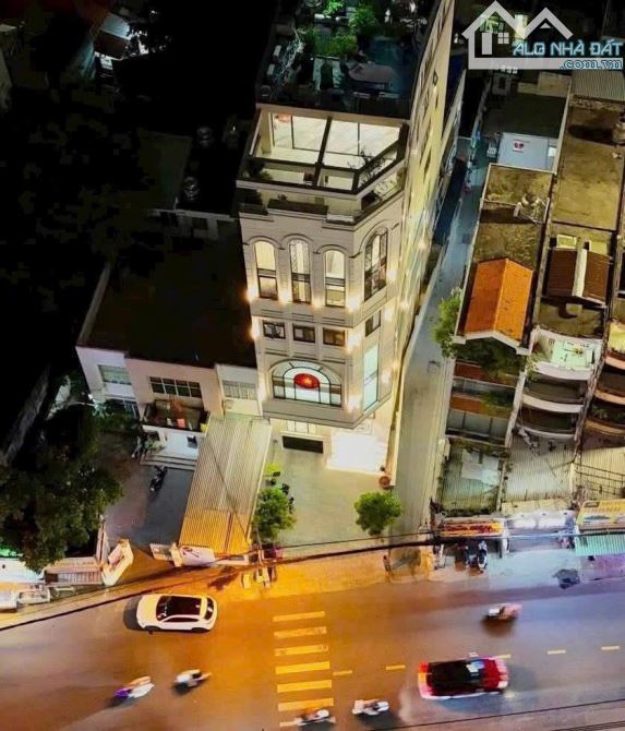 CHO THUÊ TÒA NHÀ 2MT 473 LÊ QUANG ĐỊNH QGV, DIỆN TÍCH: 8x30M, HẦM 8 LẦU, GIÁ 200 TRIỆU