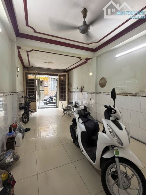 BÁN NHÀ RIÊNG CHÍNH CHỦ 54m2 ,3 TẦNG 5PN - HẺM 5M THÔNG DƯƠNG BÁ TRẠC Q8 ,GIÁ 6,9 TỶ