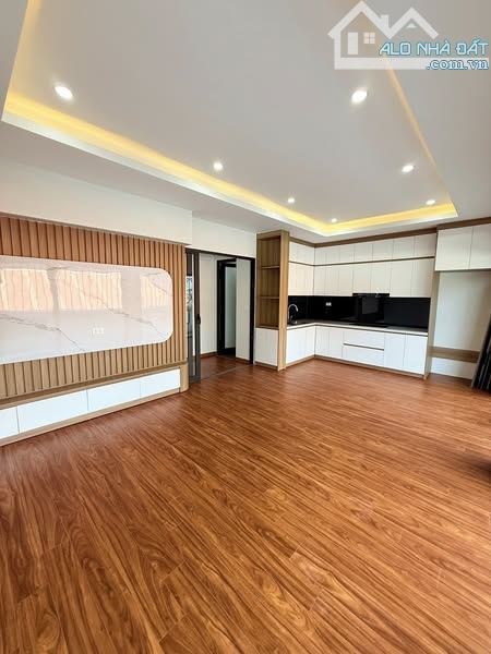 MẶT TIỀN QUYỀN LỰC HOÀNG VĂN THÁI THANH XUÂN 13 TỶ DT 50M MT 7M 4T Ô TÔ TRÁNH KINH DOANH