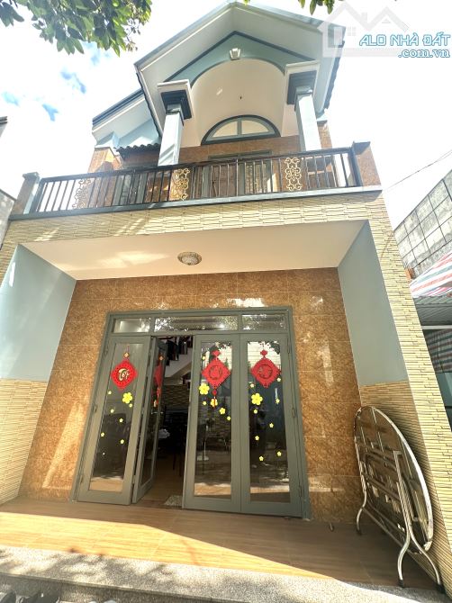 Nhay 2 tầng mặt tiền đường kinh doanh buôn bán đông hoà