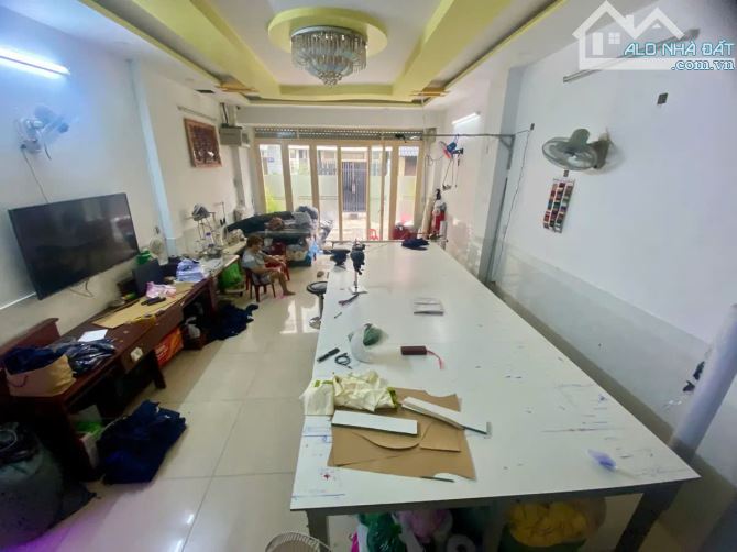 Bán Nhà HXH Tân Quý, Tân Phú, 70m2, Ngang Chuẩn 5m, Nội Thất Cao Cấp, Nhỉnh 9 Tỷ TL.