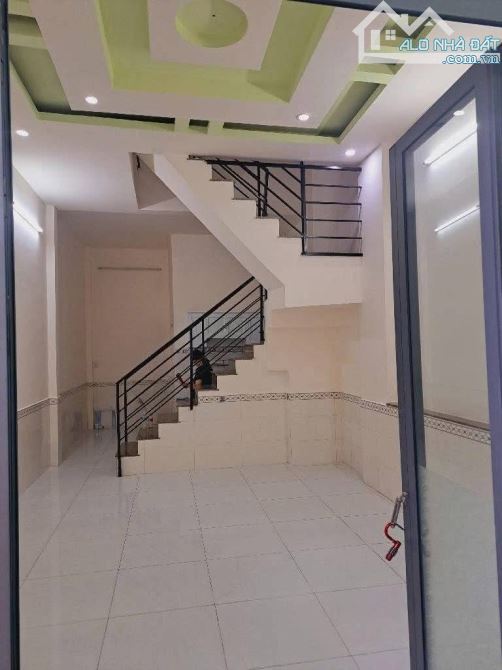 Nhà Lê Văn Khương giáp Gò vấp, 4x11, 100m ra HXH chỉ Nhich 3 tỷ