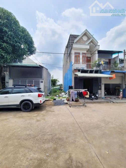 BÁN LÔ ĐẤT  TẠI TÂN ĐÔNG HIỆP DĨ AN, BINH DƯƠNG, HẺM XE HƠI 6M GIÁ 2.15 TỈ