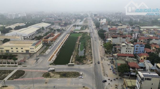 💢💢✌️ Mặt tiền đường QL3 - Đông Anh - View kênh đào - Đối diện Cao Đẳng Nghề - Huyndai Th