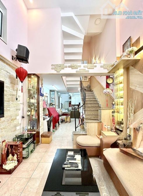Ngay ĐH Công Nghiệp, nhà đẹp 4 tầng 100m2, chỉ 8.79 tỷ TL