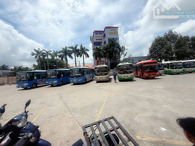 NHÀ 2PN PHƯỜNG PHÚ TÂN ĐƯỜNG XE Ô TÔ HẺM BẾN XE