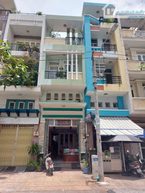 🏠 CƠ HỘI VÀNG SỞ HỮU NHÀ MẶT TIỀN NGUYỄN VĂN ĐỪNG Q5 – TIỀM NĂNG SÁT NHẬP Q1, GIÁ HỜI!
