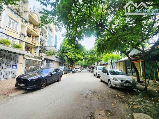 PHÂN LÔ VIP TRUNG KÍNH 90m MT 4.5m Ô TÔ TRÁNH VỈA HÈ RỘNG RÃI KINH DOANH 36.3 TỶ