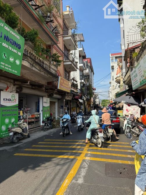 RẺ VÔ ĐỊCH - CHDV PHỐ NHỔN - QL32 - 5 TẦNG 7 PHÒNG KHÉP KÍN - DÒNG TIỀN 350TR/NĂM