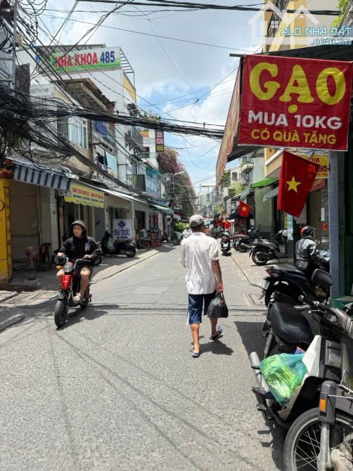 Cần Bán căn ngay Mặt Tiền Đoàn Văn Bơ ,P14 Quận 04