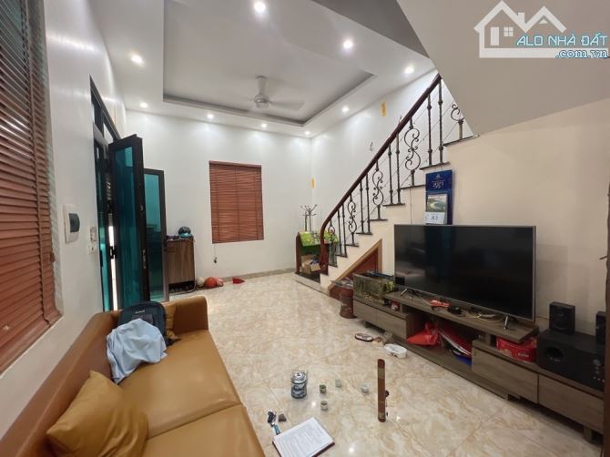5,2 tỷ Hoa hậu Cầu diễn 38m² x 5T – 10m ô tô , nội thất đẹp ở ngay
