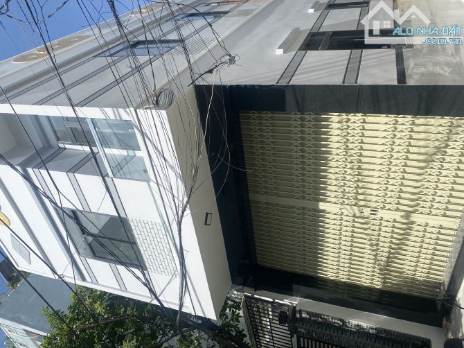 CHUYỂN NHƯỢNG NHÀ 2 TẦNG ÔM 2 MẶT HẺM THOÁNG MÁT, 45m2 n:4,4m, HẺM Ô TÔ CHẾ LAN VIÊN , QUI