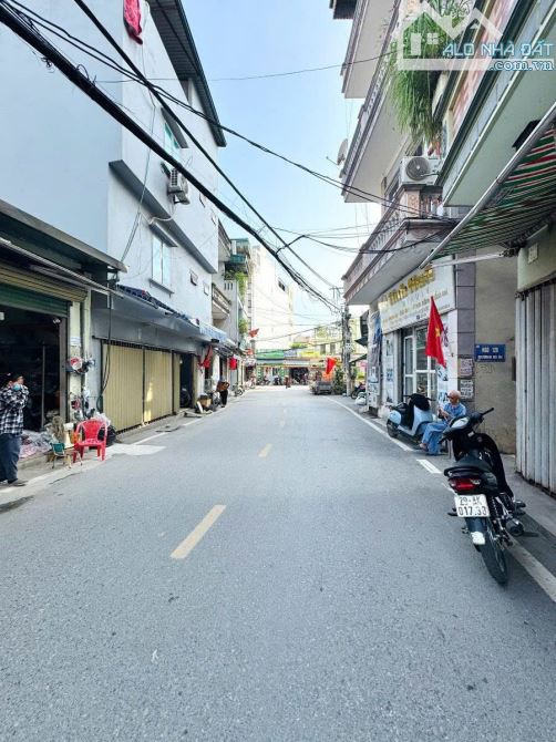 CỰC SỐC ! MẶT PHỐ DI ÁI DI TRẠCH HOÀI ĐỨC LÔ GÓC Ô TÔ KD 68M MT 7M NHỈNH 12TỶ NỞ HẬU.