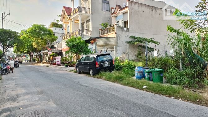 Bán nhà 2 mặt tiền kinh doanh, ngang 9m, TTHC Dĩ An,gần Go Dĩ An, Đông Hoà chỉ hơn 10tỷ