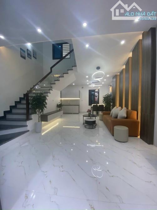 Bán nhà ngõ phố Nguyễn Thị Duệ, ph Lê Thanh Nghị, TP HP mới, 50m2, 3 tầng, mt 5.29m, 2.59