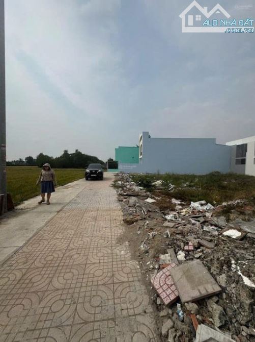 Chủ ngộp bán gấp nền đất ngay nền đất xã long khê cần đước