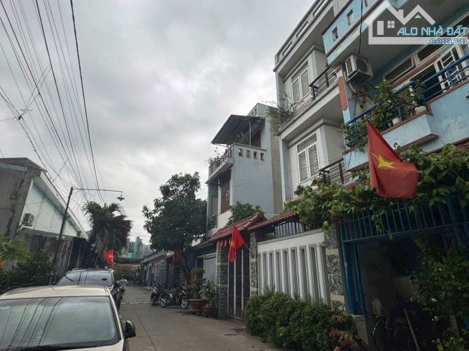 BÁN DÃY TRỌ TAI TÂN ĐÔNG HIỆP DĨ AN, DT 124M2 NGANG 8M CÓ DAY TRỌ, GIÁ 3.9 TỈ