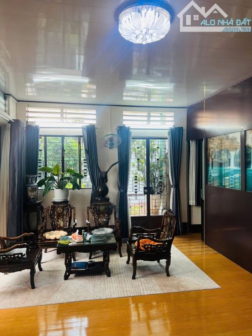 Bán nhà đường Lê Hồng Phong ,p2 ,Quận 10 .DT7x7m .2 tầng .3pn .chỉ:7.8 tỷ