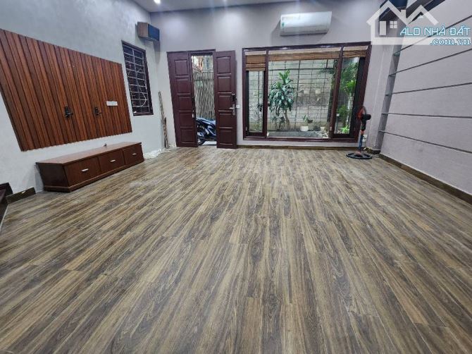 BÁN NHÀ PHỐ TÂY_HỒ P_QUẢNG AN 4T DÂN XÂY CHẮC CHẮN  DT 73M MT9M CHỈ 19 TỶ  +VÀI BƯỚC RA