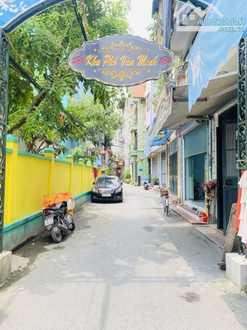 Bán nhanh nhà Vạn Phúc: 40m, mặt ngõ thông ô tô, kinh doanh lô góc nở hậu, chỉ 8tỷ18