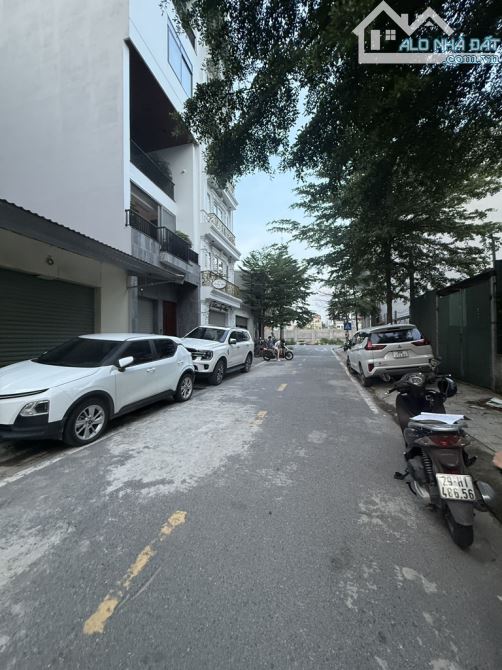 Bán gấp đất đấu giá  Nguyễn Du Thường Tín ô tô, phân lô ,kinh doanh đỉnh giá 12.2 tỷ
