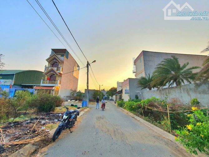 NC: Bán đất 175m2 hẻm xe hơi Gò Cát ngay hông chung cư , Phú Hữu , Quận 9
