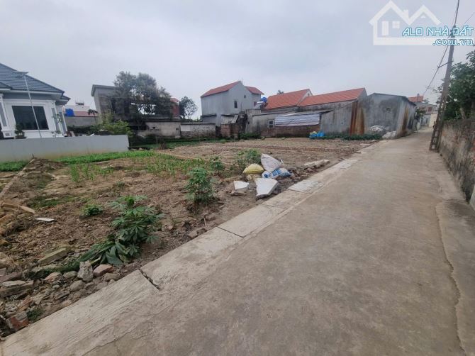 BÁN ĐẤT TRUNG KÊNH -LƯƠNG TÀI -Ô TÔ TRÁNH THÔNG -80M -1.1XTỶ