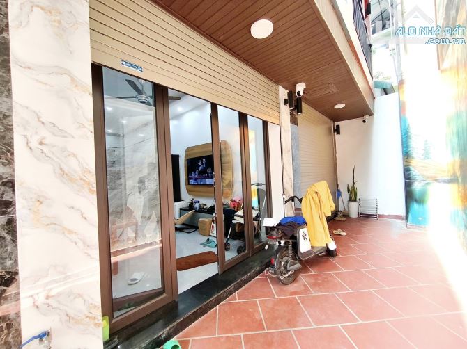Bán Nhà Hoàng Mai , 30m2 5T  mặt tiền 3,3m sáng sủa nhà đẹp FULL nội thất