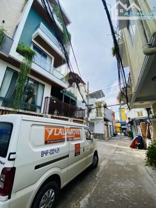 HẺM 8M NGUYỄN SƠN - CĂN GÓC 106m2 KHÔNG LỘ GIỚI - CÁCH 2 CĂN RA MẶT TIỀN