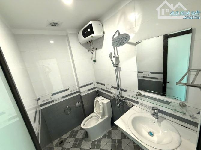 NHÀ ĐẸP RỘNG-T/C VỪA -PHÂN LÔ-OTO ĐỖ CỬA-4 TẦNG-CỤM 7 PHƯỢNG NGHĨA- PHỤNG CHÂU-CM-48M-5 TỶ - 10