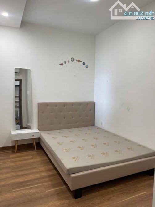 C/c Harmona,  Tân BÌnh:81m2, 2p ngủ, 2wc, Nội thất, 12tr/th - 10