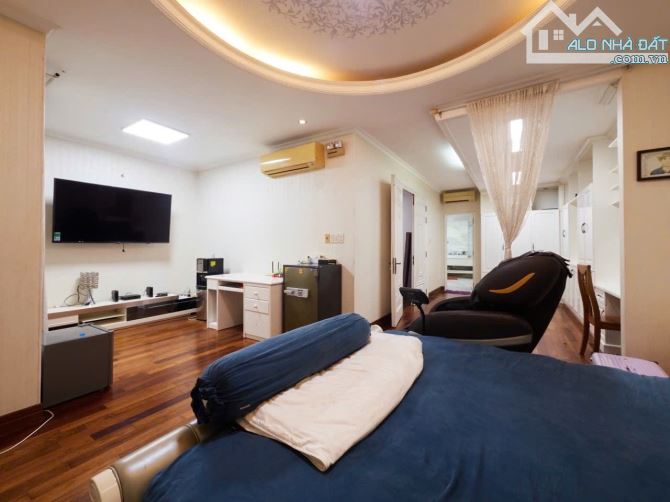 Bán villa mặt tiền khu biệt thự SaiGon Pearl - 147m2 - 5 tầng - siêu sịn - 10