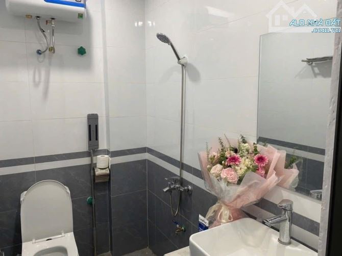 SIÊU HIẾM KIM CHUNG - Ô TÔ ĐỖ CỬA - 5 TẦNG 6 NGỦ - TRỤC CHÍNH GIAO THÔNG - GIÁ CHỈ 5,05 TỶ - 10