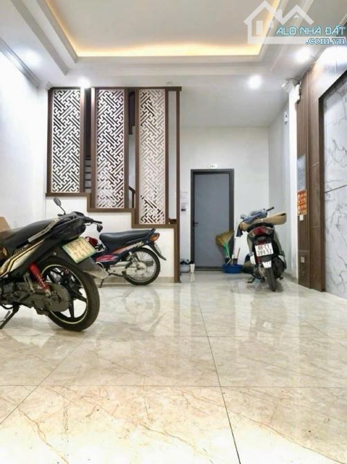 CHÍNH CHỦ GỬI BÁN NHÀ PHỐ TRẦN THÁI TÔNG DT 48m, 5 Tầng, Mt 4,2 m, Giá 12,3 tỷ - 11