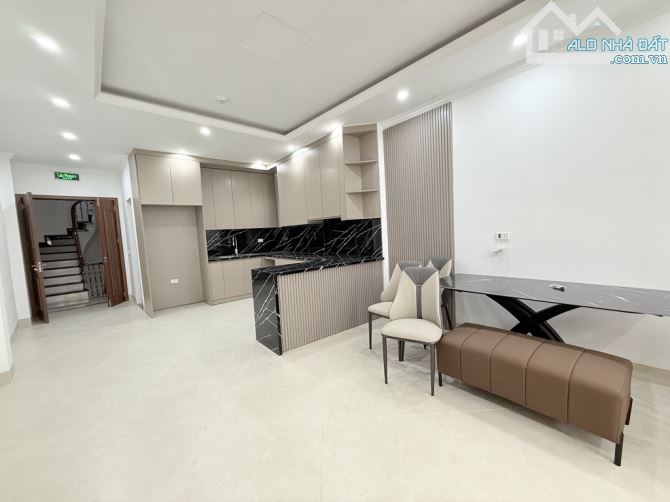 PHỐ KIM ĐỒNG -PHÂN LÔ - Ô TÔ ĐỖ TRÁNH - VỈA HÈ - KINH DOANH 75m2 x 6 tầng - 11