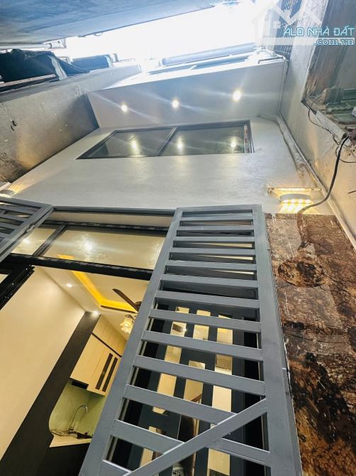 CẦN NHÀ NGÁCH 22 NGÕ LỆNH CƯ - DT 20M2 - 5 TẦNG - MT 3.5M - GIÁ 4.7 TỶ - 11