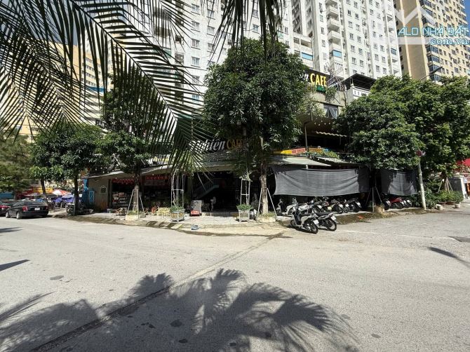 CẦN BÁN GẤP. Biệt Thự KĐT Văn Khê Lô góc dt:298m2 x 3 Tầng Mt:32m Giá chào bán  92 tỷ - 11