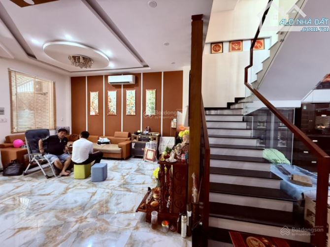 BÁN BIỆT THỰ LÔ GÓC 2 MẶT TIỀN - KDC HIỆN HỮU, QUẬN 8 - VỈA HÈ LÁT ĐÁ SANG TRỌNG - CHỈ - 1