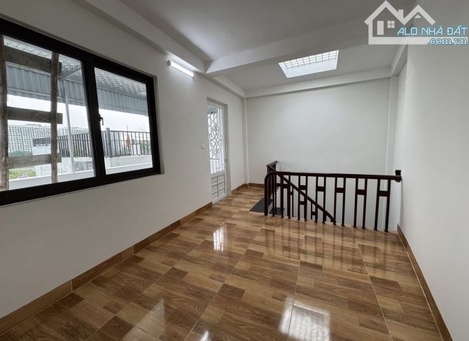 TRĂM NĂM CÓ 1 - Bán nhà Hoàng Văn Thụ - 43m2 - 5 tầng - Ngõ OTO qua - Nhỉnh nhẹ 7 tỷ có TL - 1