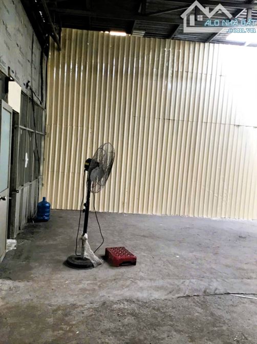 cho thuê kho nhà xưởng 300m2 đường Ụ Ghe phường Tam Phú hẻm xe hơi - 1