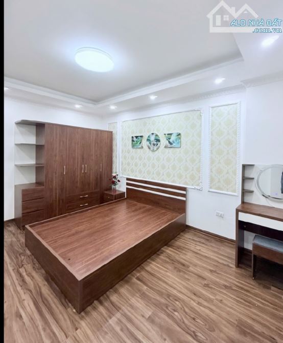 Bán nhà 5 tầng Mới tinh FULL NỘI THẤT  Yên Nghĩa gần ô tô chưa tới 6 tỷ - 1