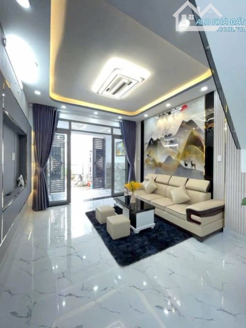 BÁN NHÀ XÂY MỚI 100% - SỔ HỒNG RIÊNG- GIÁP QUẬN 7 CHỈ 1KM - 1