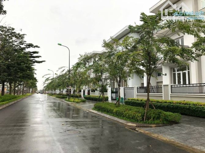 Biệt thự liền kề Ciputra - Ngõ thông thoáng - 180m2 - Mặt tiền 9m siêu rộng - 1