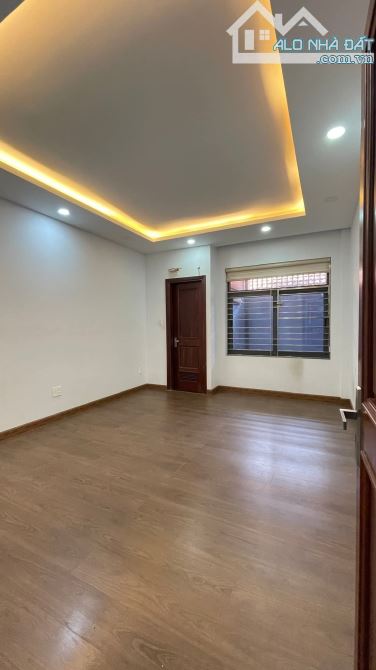 Bán nhà MT Trần Thủ Độ Tân Phú 4x18m đúc lửng 3 lầu ST giá 13.6 tỷ TL (trang bị thang máy) - 1