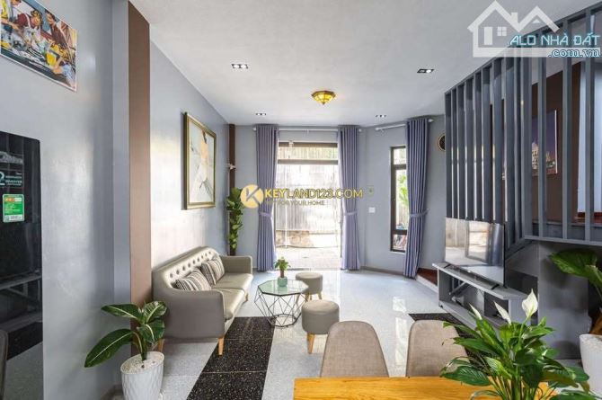 Nhà Phố - Hẻm ô tô nhỏ - 3 tầng - 4 phòng - 1 WC - Sổ riêng - đường Nhà Chung, Phường 3, - 1