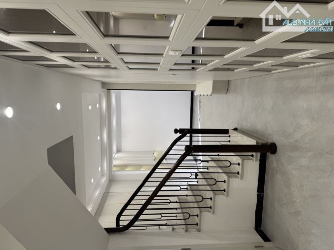 NHÀ ĐẸP LĨNH NAM - HOÀNG MAI - 5  TẦNG 40m2 - NGÕ THÔNG Ô TÔ - KHU DÂN TRÍ - 7 TỶ - 1