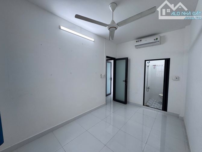 B.ÁN NH.À SIÊU PHẨM TÂN BÌNH XE HƠI NGỦ TRONG NHÀ - 2 TẦNG - 49M2 -2 PN - VỊ TRÍ CỰC ĐẸP - 1